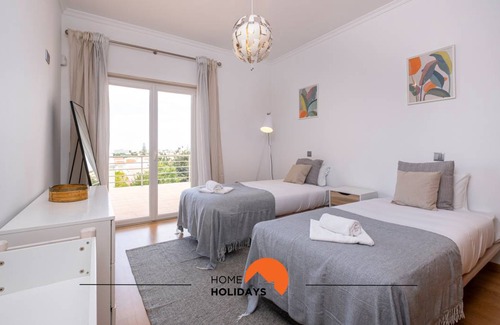 Branqueira Villa | 191 m² Villa ∙ 3 bedrooms ∙ 6 guests