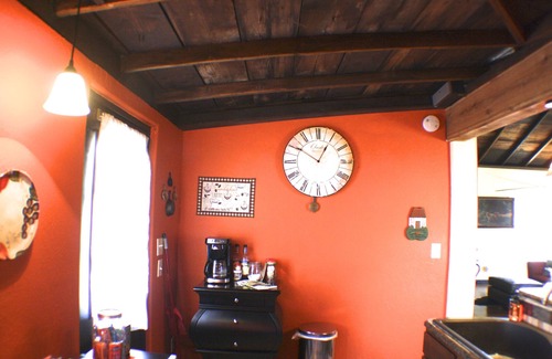 Medicine Park Cabin | 1910 Mountain Cabin-Medicine Park. Cleanest,King Bed,Fireplace,Air-jet Tub for 2