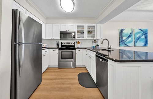 Destin Condo | 1915 Pelican Beach- Gulf Front w/Pool + Pvt. Beach Access