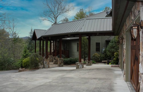 Ferguson Cabin | 192 m² Cabin ∙ 3 bedrooms ∙ 12 guests