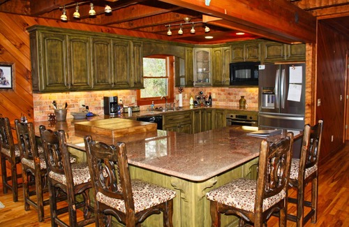Ferguson Cabin | 192 m² Cabin ∙ 3 bedrooms ∙ 12 guests