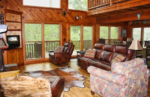 Ferguson Cabin | 192 m² Cabin ∙ 3 bedrooms ∙ 12 guests