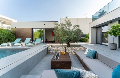 Zaton Villa | 192 m² Villa ∙ 3 bedrooms ∙ 6 guests