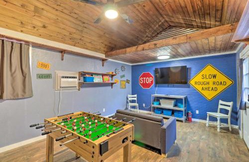 Corsicana House | 1920s Corsicana Home - Spacious Group Getaway!