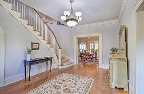 Corsicana House | 1920s Corsicana Home - Spacious Group Getaway!