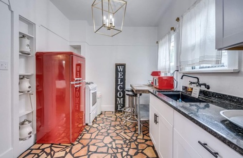 Tucson House | 1926 Historic Duplex/Near U of A/1 BR 1 BA