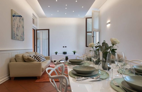 Old Town Apartment | 193 m² Apartment ∙ 3 bedrooms ∙ 7 guests