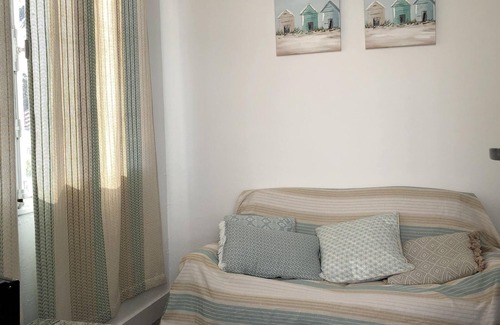 Saint-Palais-sur-Mer Villa | 1930's villa near the beach