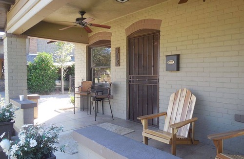 Lynwood Place House | 1931 Historic, Restored Convenient for Major Sports Events Downtown Phx Bungalow
