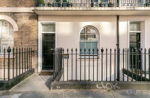 Vincent Square House | 193195VBR - Both houses - twin Neighbouring Georgian townhouses, 12-bed 6-bath