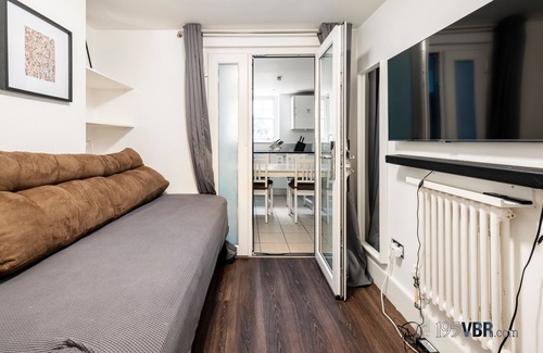 Vincent Square House | 193195VBR - Both houses - twin Neighbouring Georgian townhouses, 12-bed 6-bath