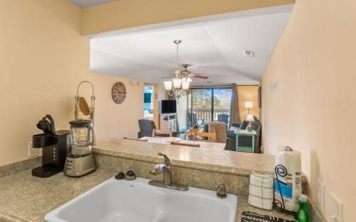 Saint Helena Island House | 194 Beach Club