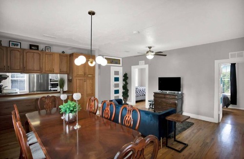 Gainesville House | 1940 cottage seen on FYI, 2bd 2ba