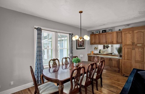 Gainesville House | 1940 cottage seen on FYI, 2bd 2ba