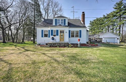 Three Oaks House | 1940s Farm Cottage with Fire Pit, 4 Mi to Lake
