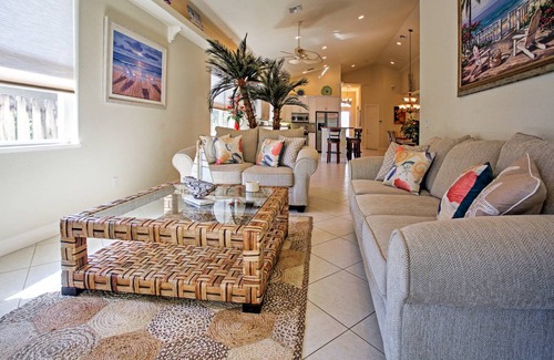 Naples Park House | 195 m² House ∙ 3 bedrooms ∙ 8 guests