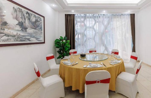 Central Business District Apartment | 195 m² Serviced apartment ∙ 3 bedrooms ∙ 127 guests