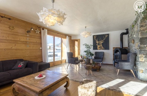 Albiez-le-Vieux House | 196 m² Gîte ∙ 6 bedrooms ∙ 14 guests