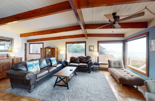 Seal Rock House | 196 m² House ∙ 3 bedrooms ∙ 8 guests