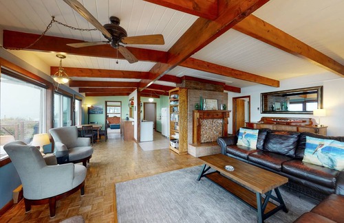 Seal Rock House | 196 m² House ∙ 3 bedrooms ∙ 8 guests