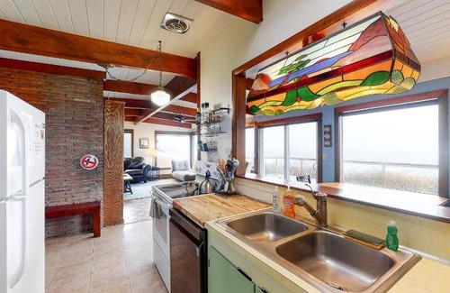 Seal Rock House | 196 m² House ∙ 3 bedrooms ∙ 8 guests
