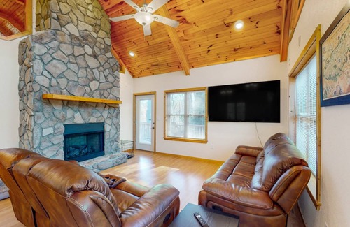 Almond Cabin | 197 m² Cabin ∙ 3 bedrooms ∙ 8 guests