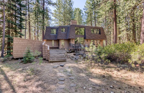 Black Butte Ranch Cabin | 198 m² Cabin ∙ 4 bedrooms ∙ 12 guests