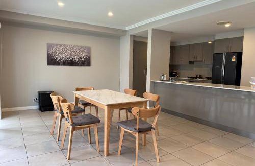 Penrith Villa | 198 m² Villa ∙ 4 bedrooms ∙ 8 guests