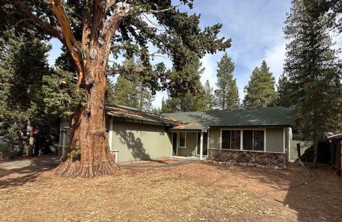 Tahoe Paradise House | 1987 Cherokee St, home