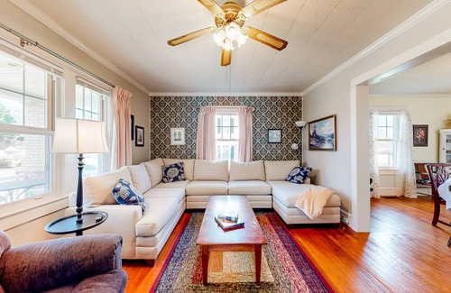 Hebron House | 199 m² House ∙ 4 bedrooms ∙ 9 guests