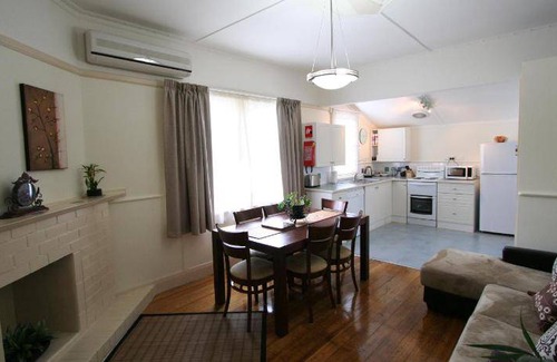 Moonah Apartment | 199 m² Serviced apartment ∙ 4 bedrooms ∙ 10 guests