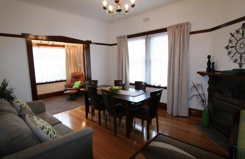 Moonah Apartment | 199 m² Serviced apartment ∙ 4 bedrooms ∙ 10 guests