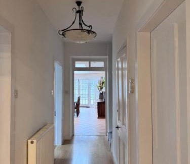 Elgin Villa | 19th century 5-bedroom villa with free private parking
