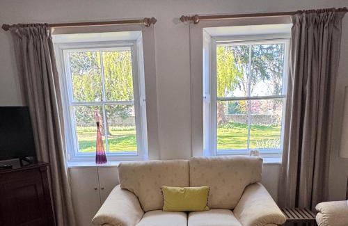 Elgin Villa | 19th century 5-bedroom villa with free private parking