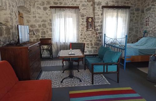 Bjelila House | 19th century stone house on the seashore