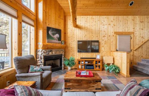 Redmond Ski Chalet | 19th Hole Chalet at Eagle Crest