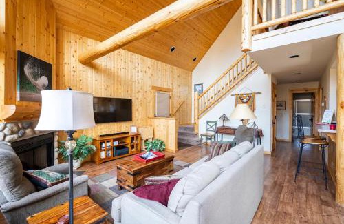 Redmond Ski Chalet | 19th Hole Chalet at Eagle Crest