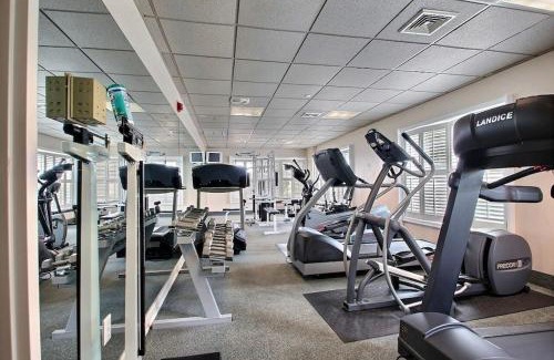 Diamond Beach Apartment | 1B/1B condo with Ocean views, Resort style, Free WIFI, Few steps to the Beach!
