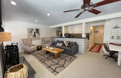 Moose Wilson Road Condo | 1B, 1B MTN. Getaway Min. from Skiing.