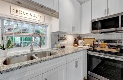 Largo Apartment | 1B Boutique Luxury, Elite Experience, Private Pool & Golf Proximity