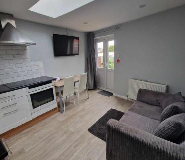 Newark Apartment | 1B Smart Apartments
