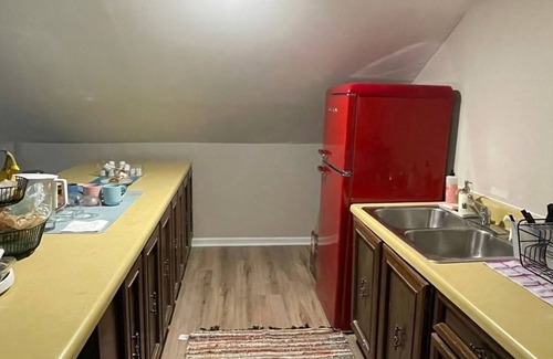 Clairmont Heights Apartment | 1bd/1ba apt. walkable area near Emory, nature trails, available Sep. 14th