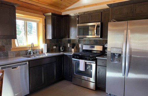 Bonners Ferry Cabin | 1BD, 1BA Full Kitchen, WiFi, TV, Sleeps 4