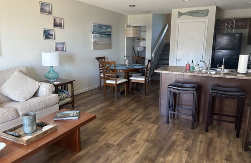 St. George Island Condo | 1bd/1bath/sleeps4/Townhome/1804 E Gulf Beach Dr Unit K-12/nice gulf view/pool