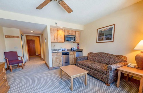 Crested Butte Condo | 1bd #274 @ Perfect Location w/ Pool & Hot Tub