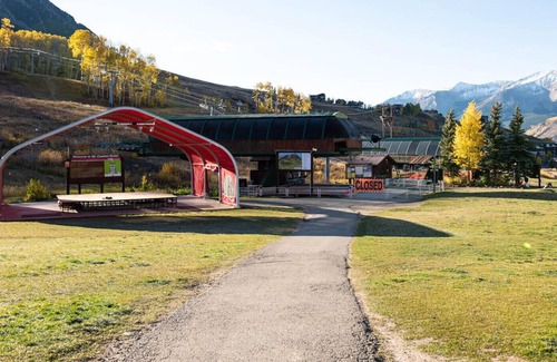 Crested Butte Condo | 1bd #274 @ Perfect Location w/ Pool & Hot Tub