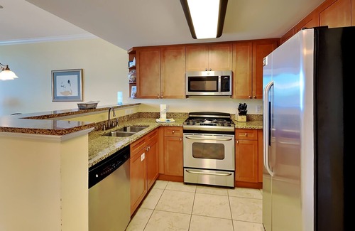 Fort Walton Beach Condo | 1BD/2BA Waterscape Condo w. Bunk Beds, Resort Pools, Gym, Private Beach + More