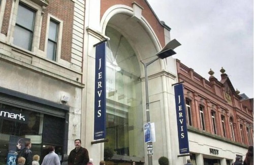 Broadstone Apartment | 1BD City Pad Shop & Stroll