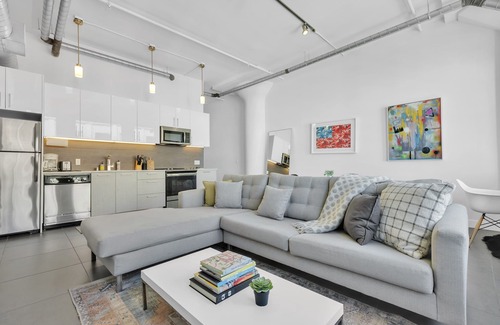 Historic Core Condo | 1BD | Condo | Great Sunlight + Rooftop Pool