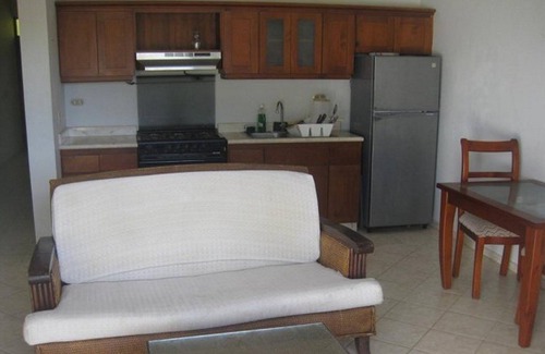 ProCab Apartment | 1BD condo near beach, in gated residence with pool